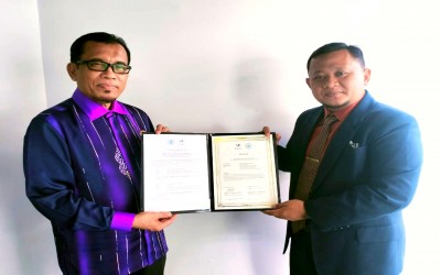 SMPIT SMAIT Al Uswah Bangil resmi menerima program IHES dari Malaysia